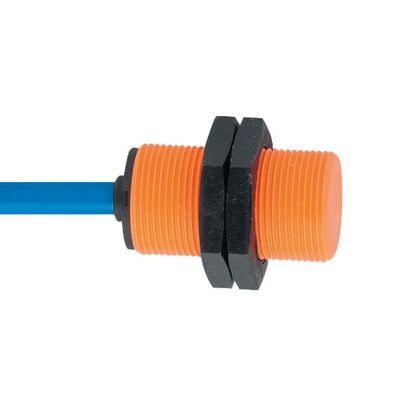 IFM Czujnik indukcyjny NAMUR NG5003, montaż równy M18x1