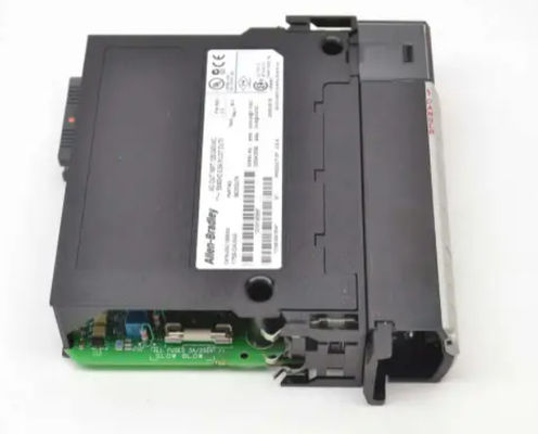 1756-OA16 Allen Bradley ControlLogix 16-punktowy moduł D/O 120-140 Volt AC
