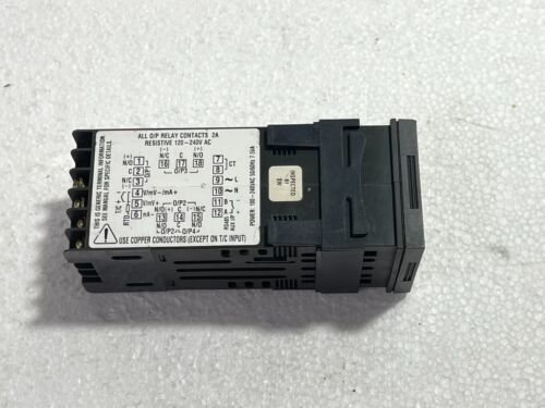 Honeywell DC120L-1-0-0-0-1-0-0-0 Kontroler granicy temperatury, uniwersalny wpis, 1/16-DIN, wyjście przekaźnika