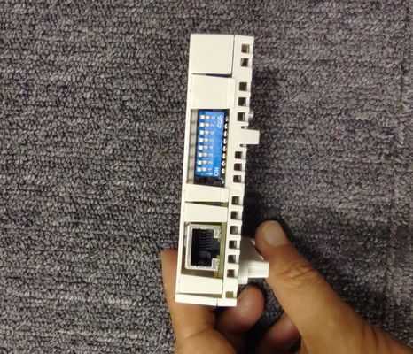 ABB RETA-01RETA-01 z serii R to jednoportny moduł adaptera Ethernet obsługujący dwa protokoły komunikacji