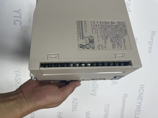 M12 Typ konstrukcji Yaskawa SGD7S-180A30B202 sterowanie analogowe z zaawansowanymi funkcjami i rozpraszaniem mocy ≤ 0,7 W