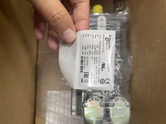 Schneider BMH1001P11F2A Serwo silnik z hamulcem Lexium 32 3.3Nm 6000rpm Keyed Shaft IP54 128bit Encoder