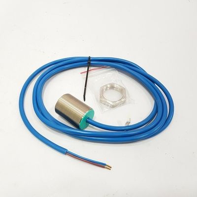 Czujnik indukcyjny P&F NJ10-30GM-N, prąd 0 ... 20 mA i częstotliwość przełączania 0 ... 200 Hz do zastosowań przemysłowych