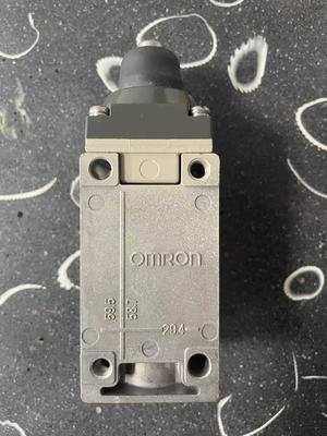 Omron D4A-3109N Kompaktowy przełącznik ograniczający ciężkie urządzenia z 32 GB pamięci masowej SSD