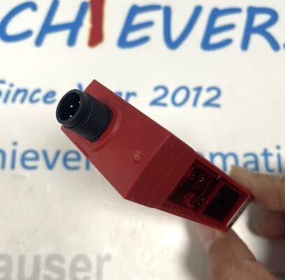 Leuze HT46CI4P-M12 - wysokoprecyzyjny czujnik fotoelektryczny do tłumienia tła