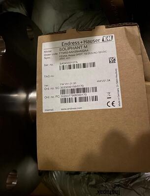 Endress Hauser FTM52-AAH2B4A32AA Wysokoprzyzwoity nadajnik poziomu magnetostryktywnego do sterowania procesami przemysłowymi