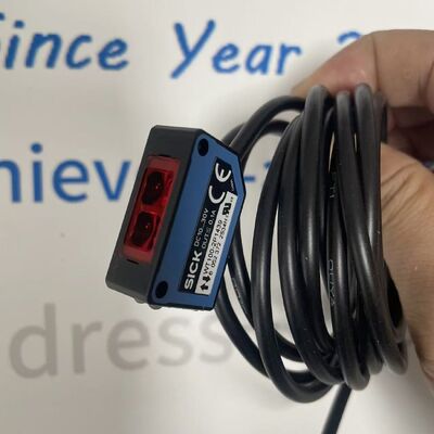 SICK WT100-2P1439 to wysokowydajny miniaturowy czujnik fotoelektryczny