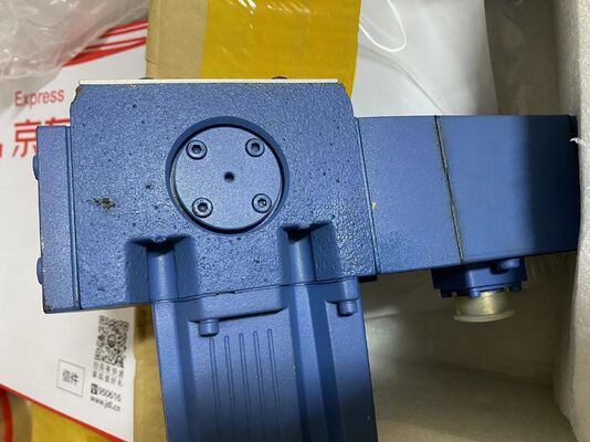 MOOG D691Z2086D Elektro-hydrauliczny zawór serwowy