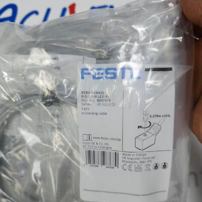 Kabel połączeniowy zaworu elektromagnetycznego Festo NEBV-Z4WA2L-R-E-2