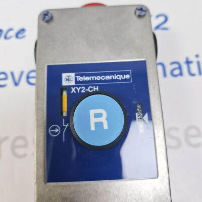 Telemechaniczny przełącznik awaryjny XY2-CH z napędem kablowym