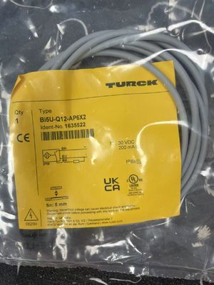 Turck BI5U-Q12-AP6X2 Indukcyjny czujnik